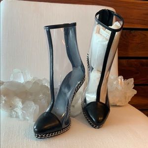 Brand new gorgeous Balmain clear acrylic boots